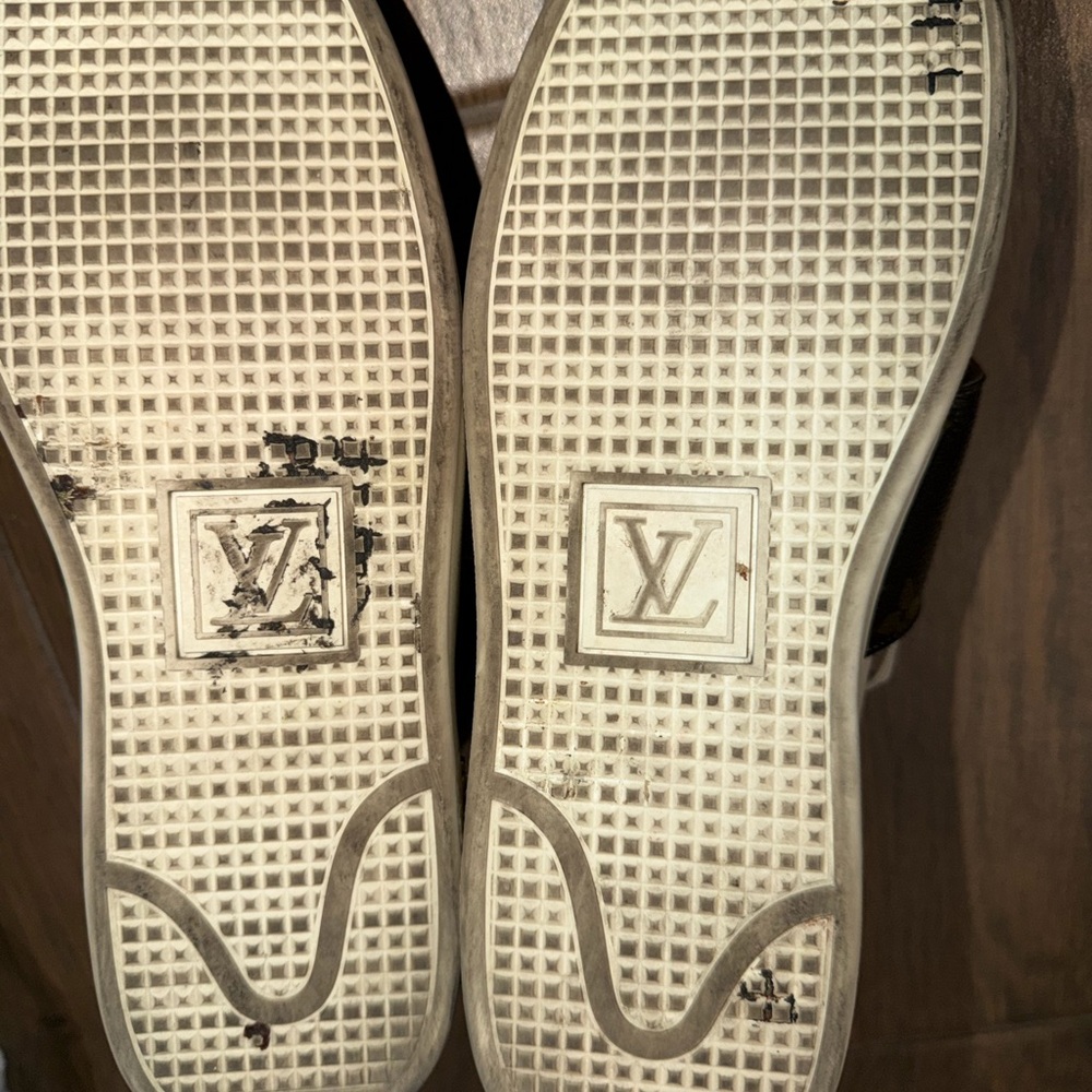 Louis Vuitton Cream Leather Sneakers with Brown Monogram Detail authentic - Picture 4 of 9